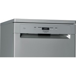 Hotpoint HFC 3C26 F X dishwasher Freestanding 14 place settings E