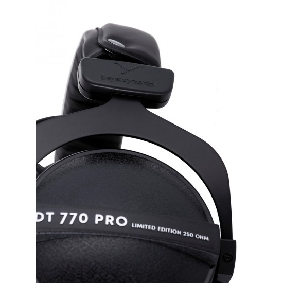 Beyerdynamic DT 770 PRO 250 OHM Black Limited Edition - closed studio headphones