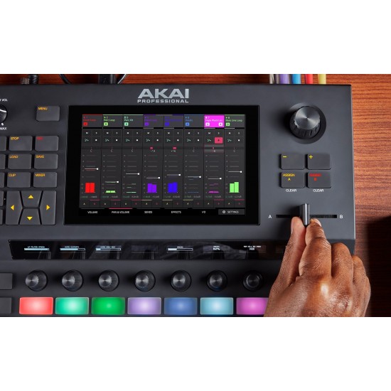 AKAI FORCE Standalone music production station Sampler MIDI USB Black