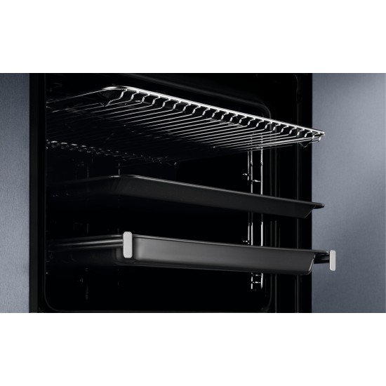 Oven with catalytic converter Electrolux EOF5C50BX 65 L black