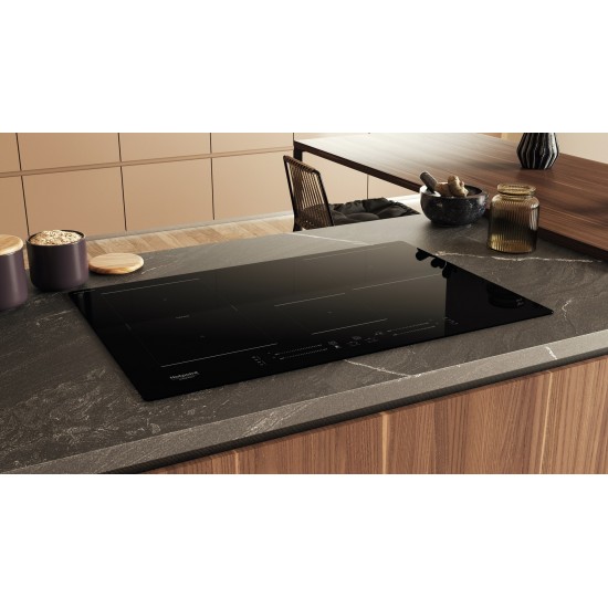 Hotpoint HS 1377C CPNE Black Built-in 77 cm Zone induction hob 4 zone(s)