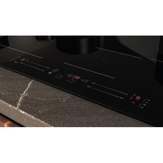 Hotpoint HS 1377C CPNE Black Built-in 77 cm Zone induction hob 4 zone(s)